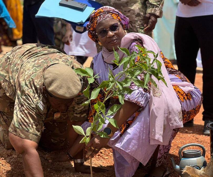 Sous le leadership de Madame le Ministre de l’Environnement, de l’Assainissement et du Développement durable, Madame Doumbia Mariam Tangara, une délégation malienne a pris part à la cérémonie de lancement de la 2ᵉ édition de la Journée Nationale de l’Arbre à Zinder (Niger).