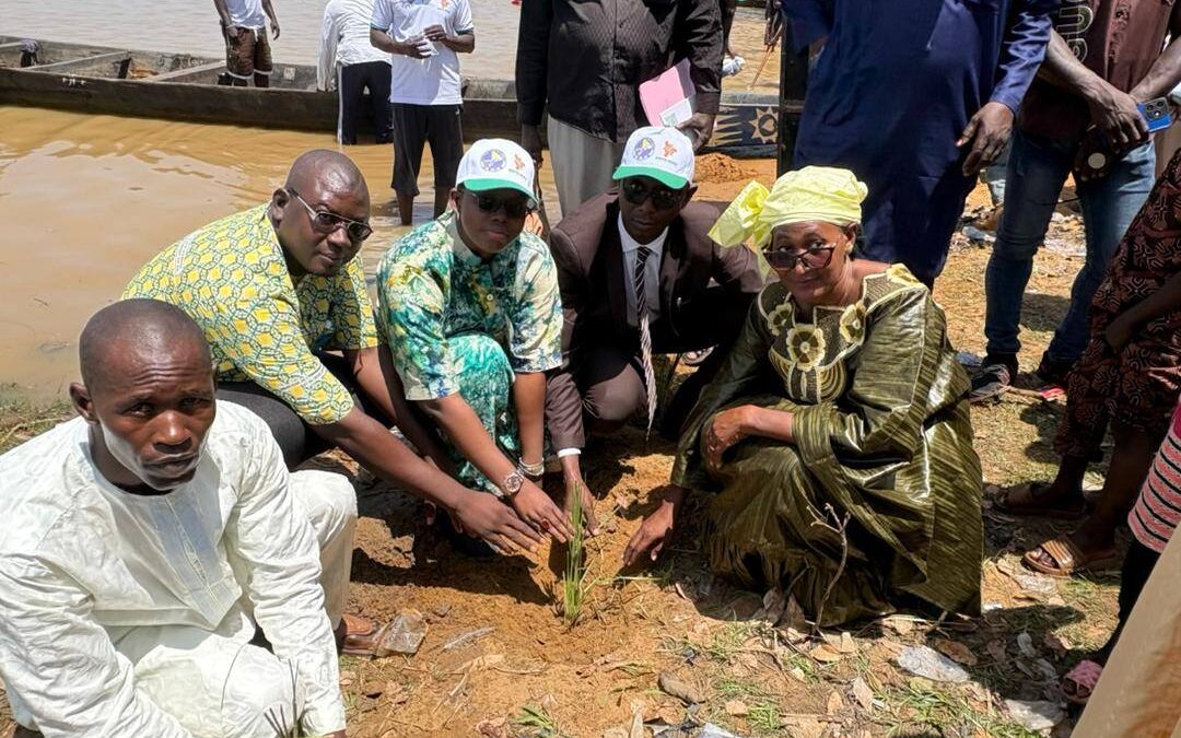 À l’occasion de la célébration du 22 septembre, fête de l’indépendance du Mali, l’UAR de Ségou, en collaboration avec l’ABFN, a organisé une journée de sensibilisation des populations riveraines sur la protection et la sauvegarde du fleuve Niger, à Ségou.